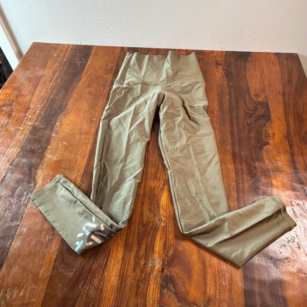 Emily‎ Hsu Designs Olive Green High Waist AKT Graphic Leggings Small Made in USA